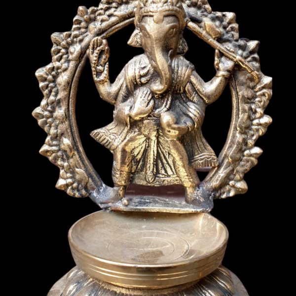 Nepali Traditional Panas Statue – Sukunda Oil Lamp Set