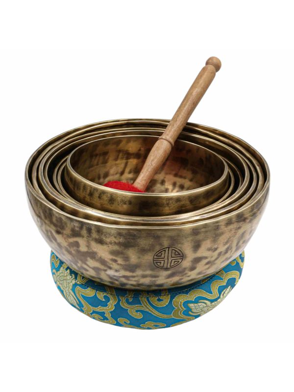 Seven Chakra Singing Bowl Set – Bronze with Full Moon Carving
