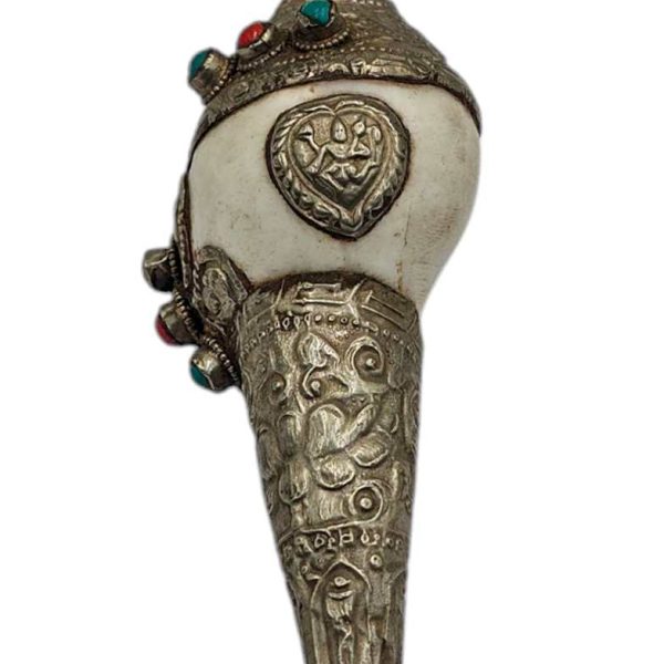 Conch Shell with Stone Setting – White and Silver Color