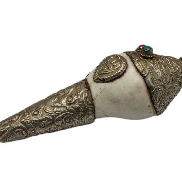 Conch Shell with Stone Setting – White and Silver Color