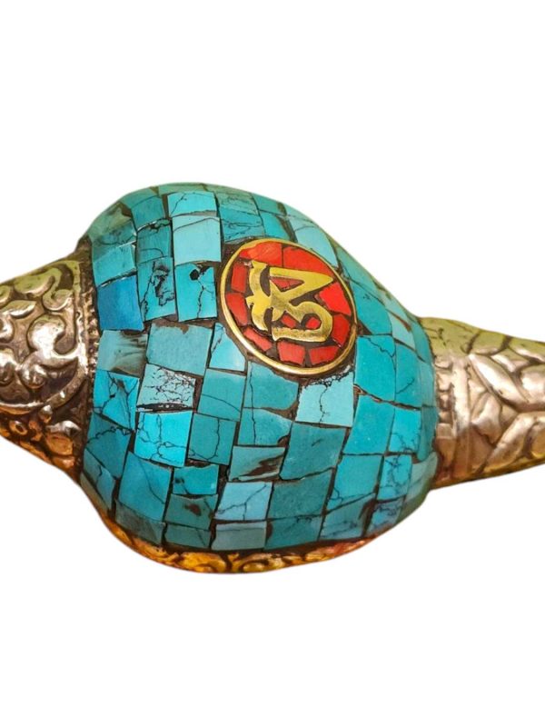 Conch Shell Pendant with Stone Setting